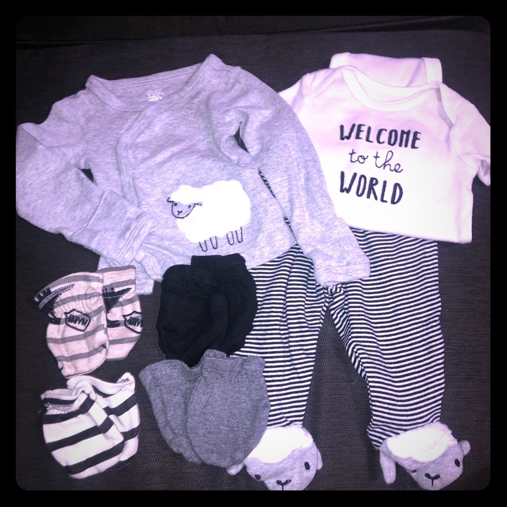 3piece outfit with 4 pair mittens